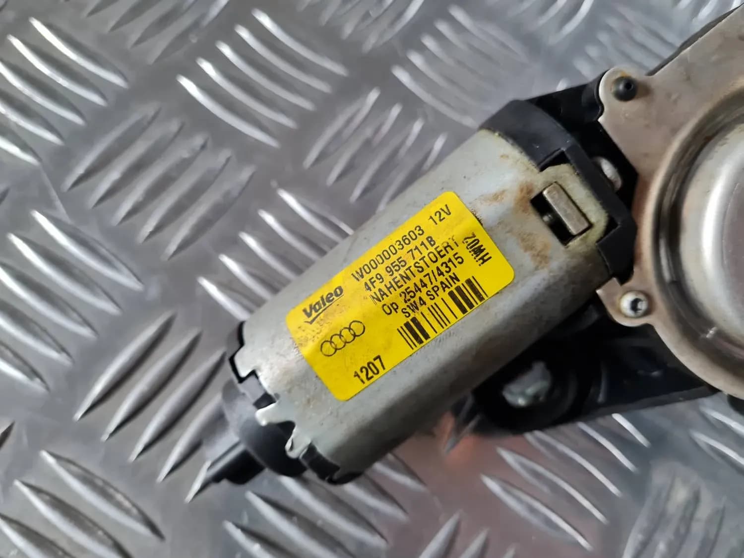 Motor stierača zadného okna AUDI A6 2008 - foto 4