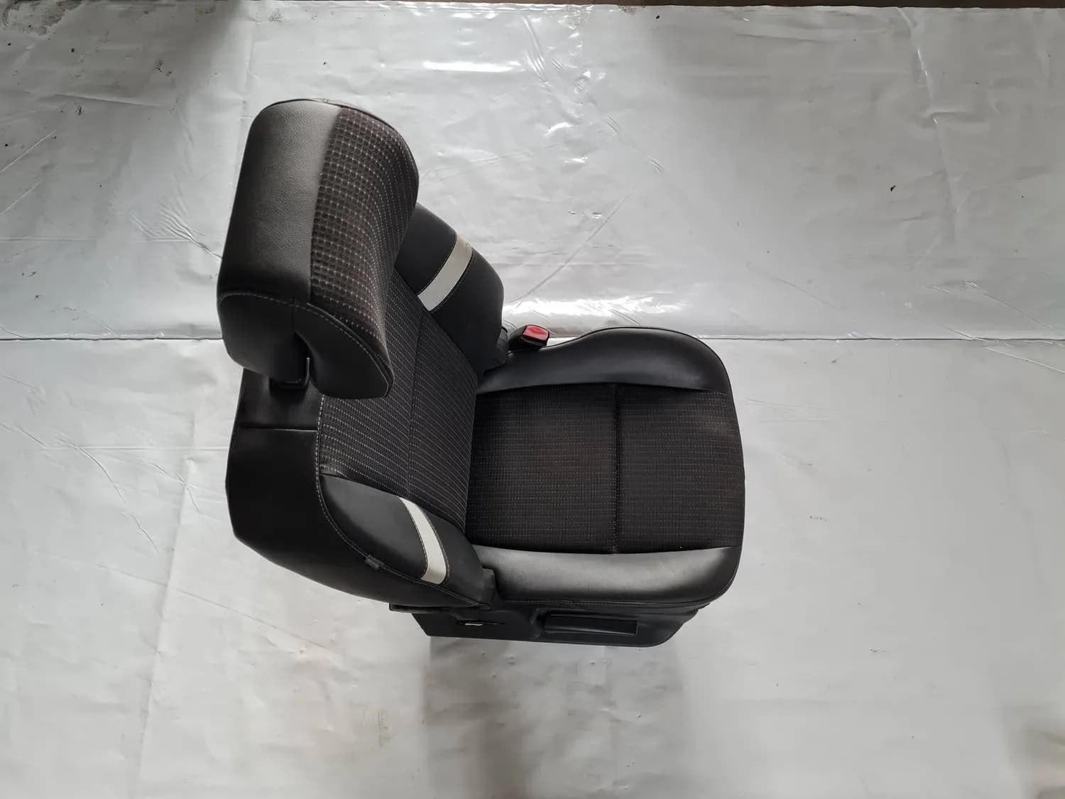 Predné pravé sedadlo RENAULT SCENIC III 2011 - foto 1