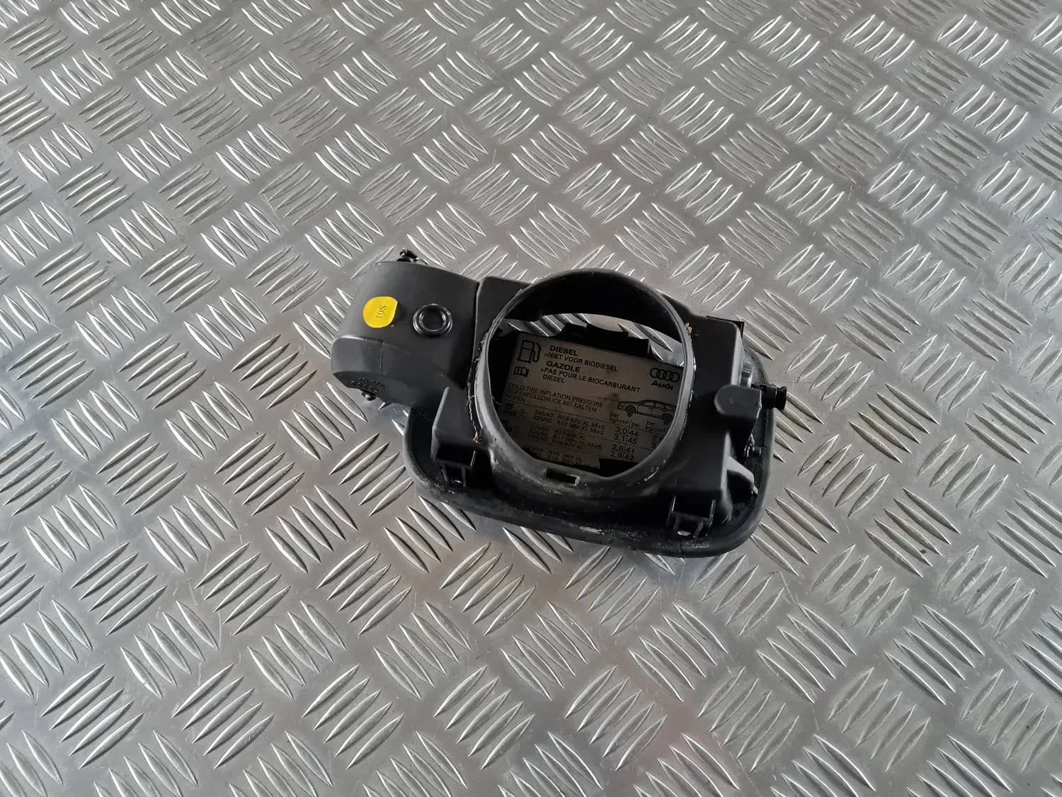 Uzáver palivovej nádrže AUDI A6 2008 - foto 3