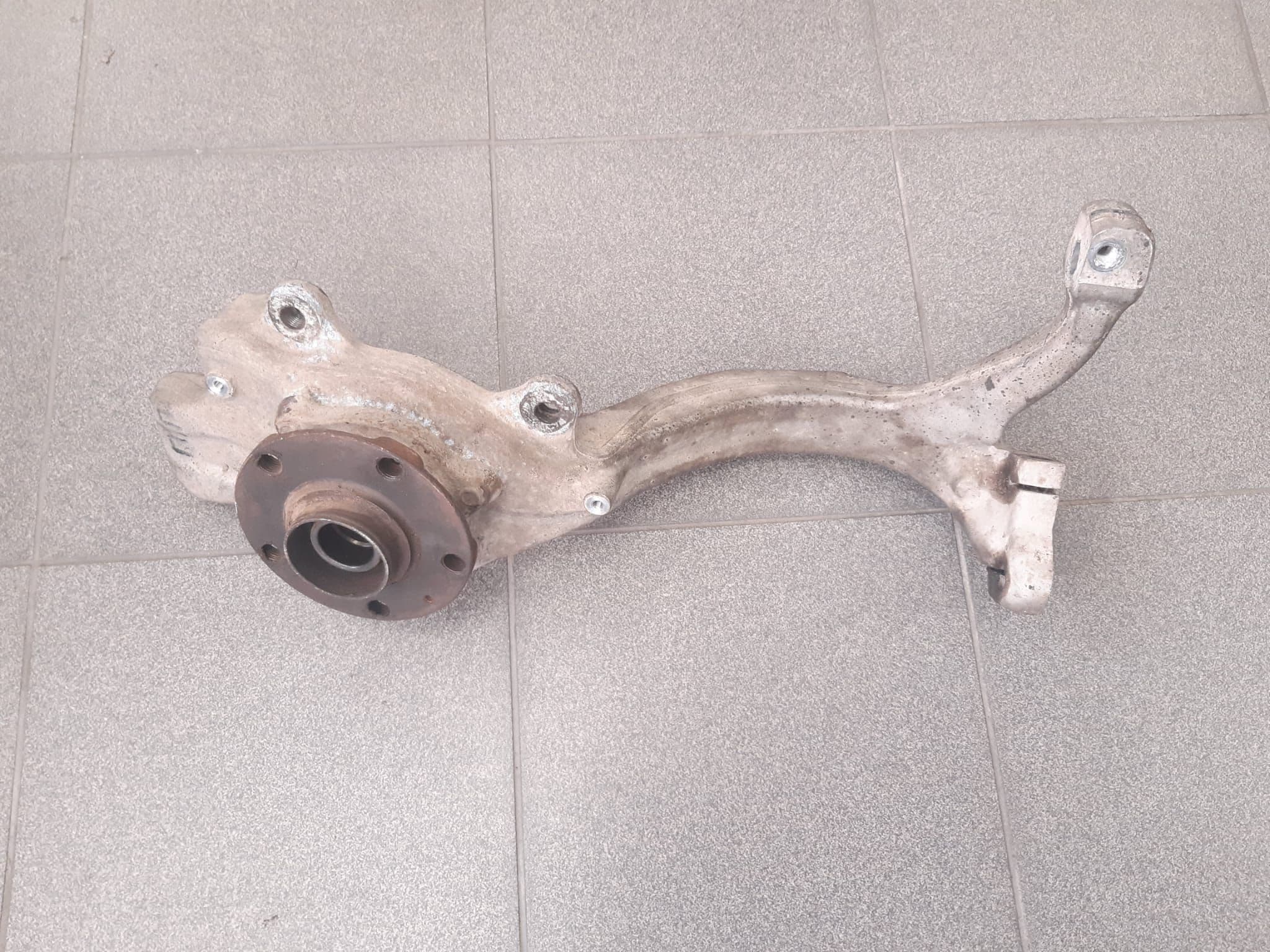 Predný pravý kĺb riadenia AUDI A6 2008 - foto 2