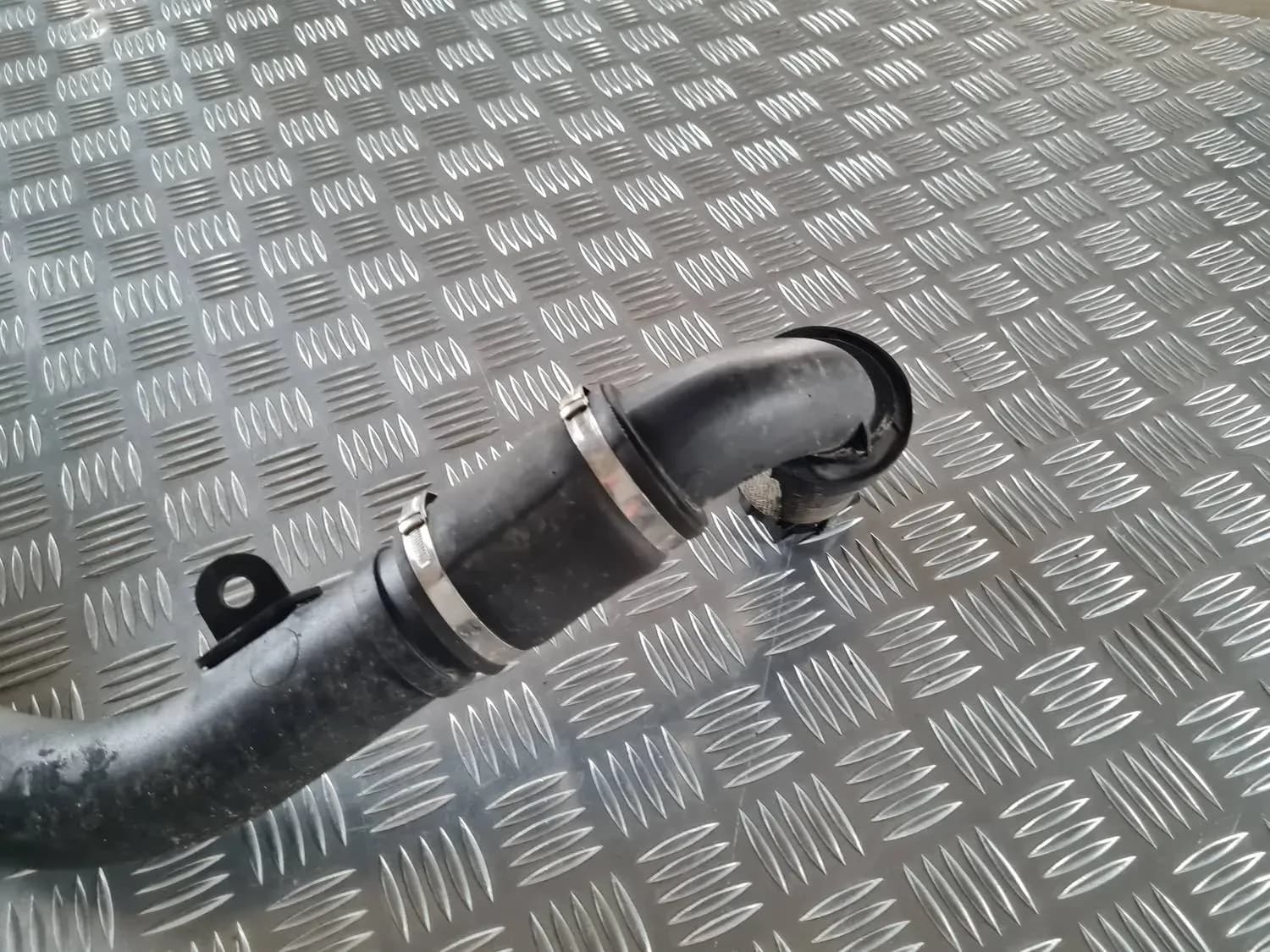 Potrubie nasávania vzduchu RENAULT SCENIC III 2011 - foto 3