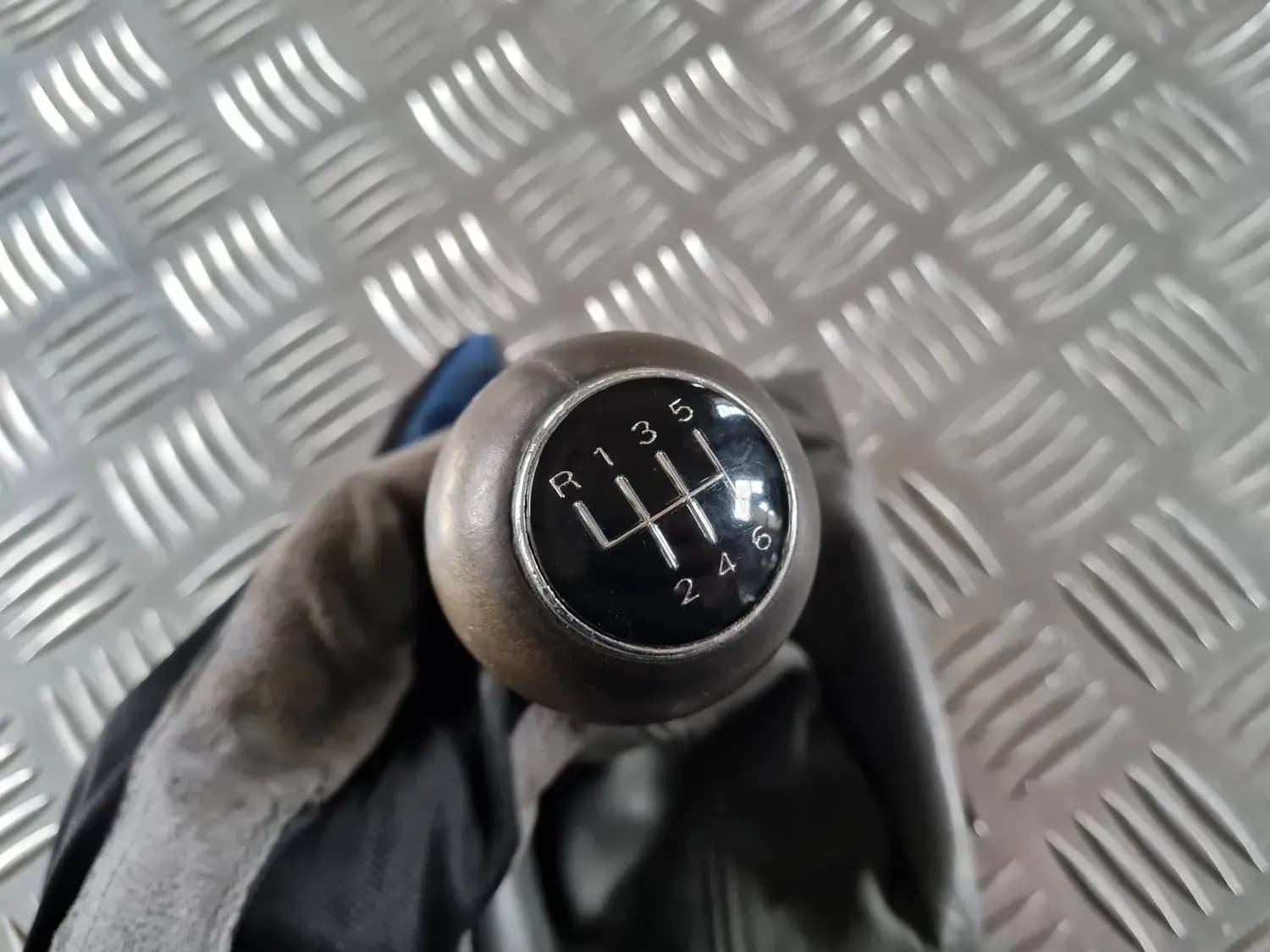 Látkový kryt radiacej páky AUDI A6 2008 - foto 4