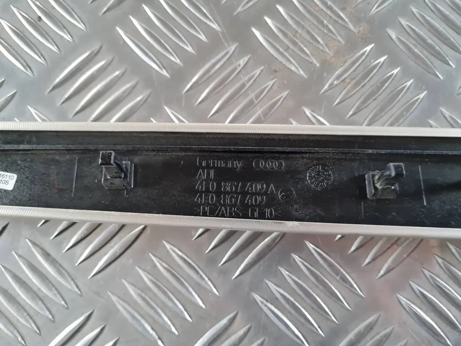 Obloženie dverí AUDI A6 2008 - foto 4