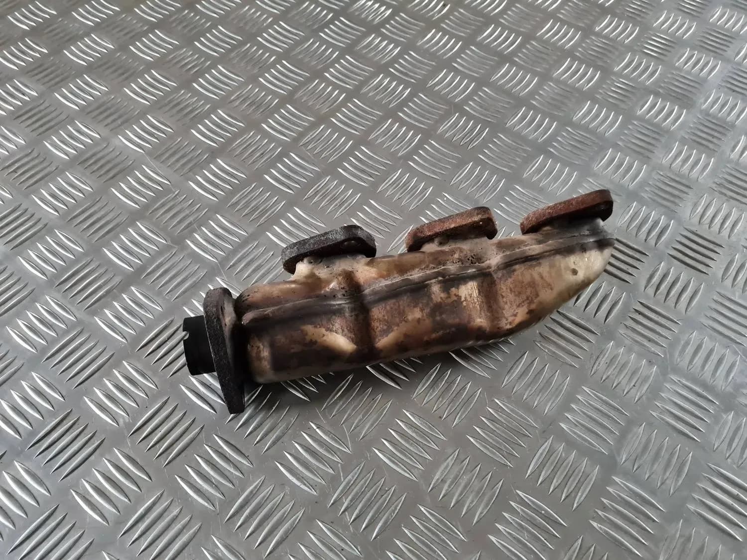Výfukové potrubie AUDI A6 2008