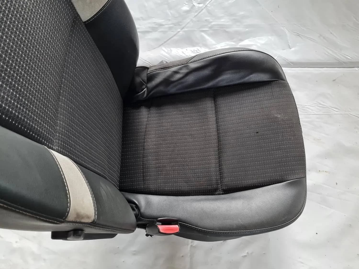 Ľavé predné sedadlo RENAULT SCENIC III 2011 - foto 5
