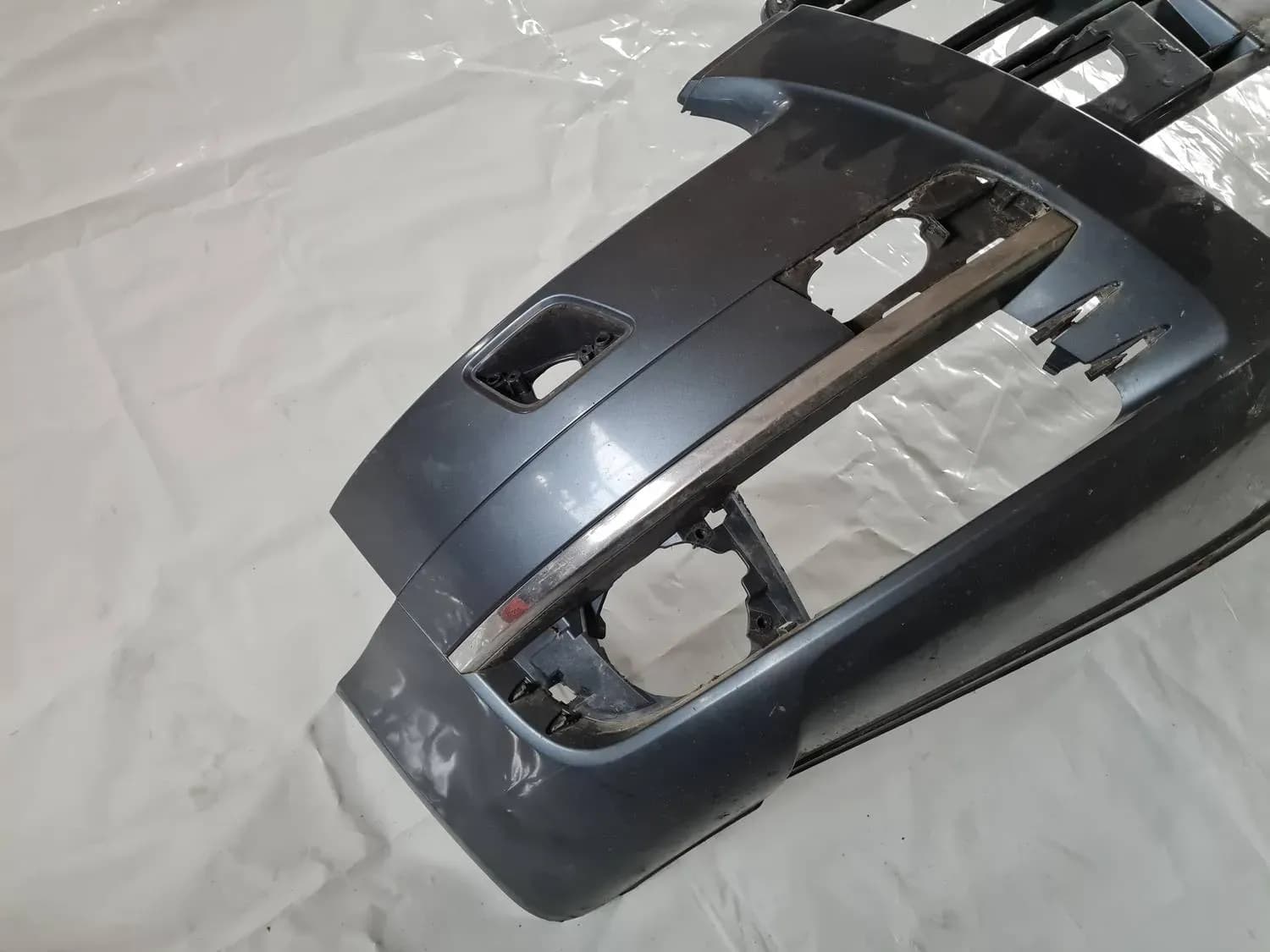 Predný nárazník AUDI A6 2008 - foto 8