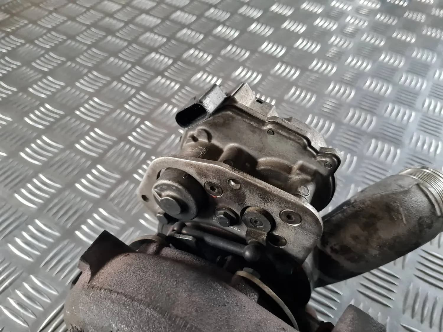 Turbína AUDI A6 2008 - foto 7