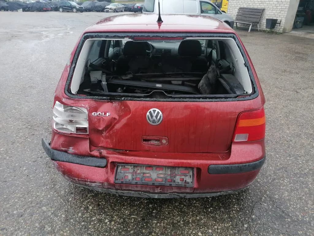Fotka rozobratého vozidla 4