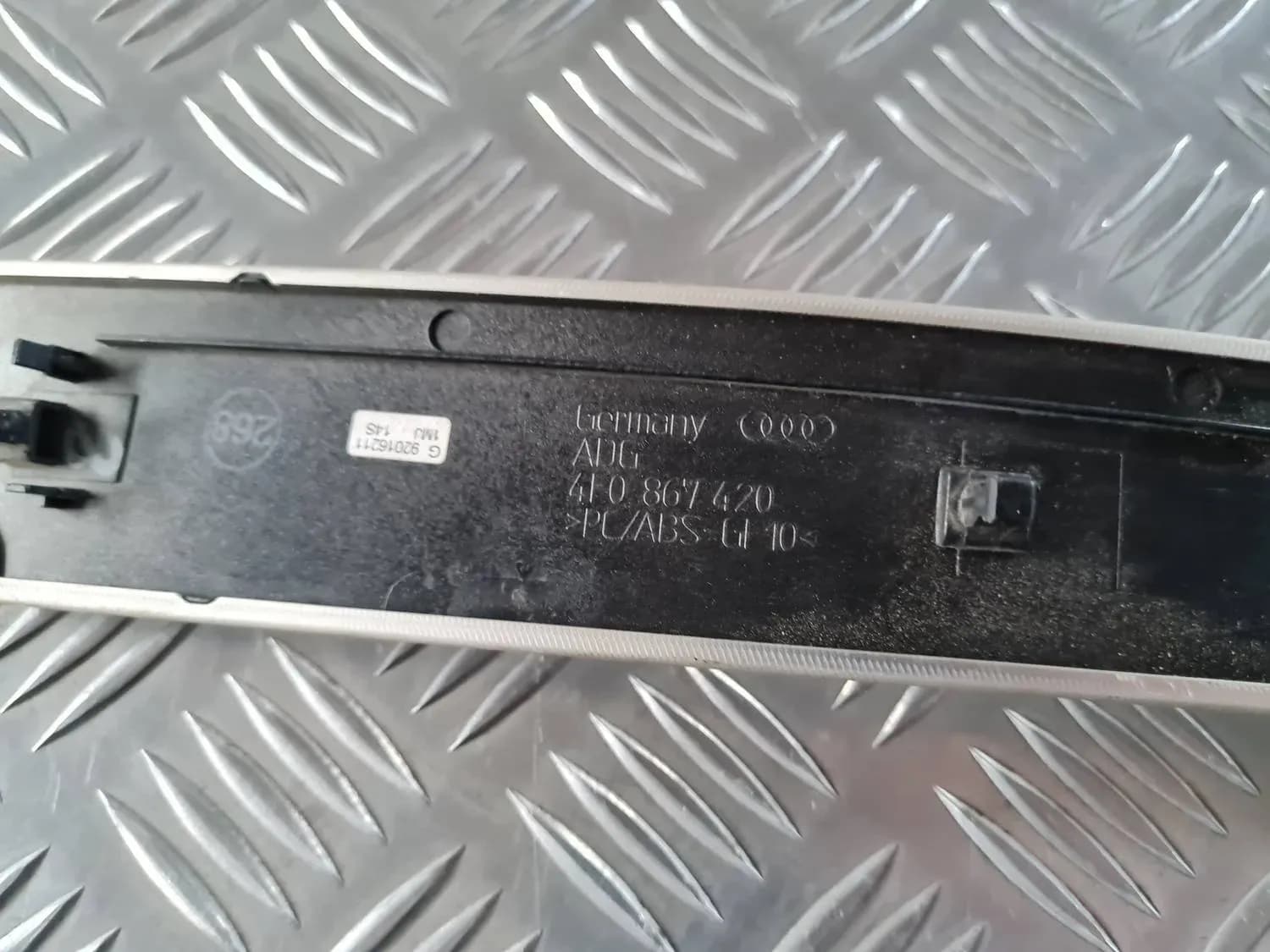 Obloženie dverí AUDI A6 2008 - foto 2