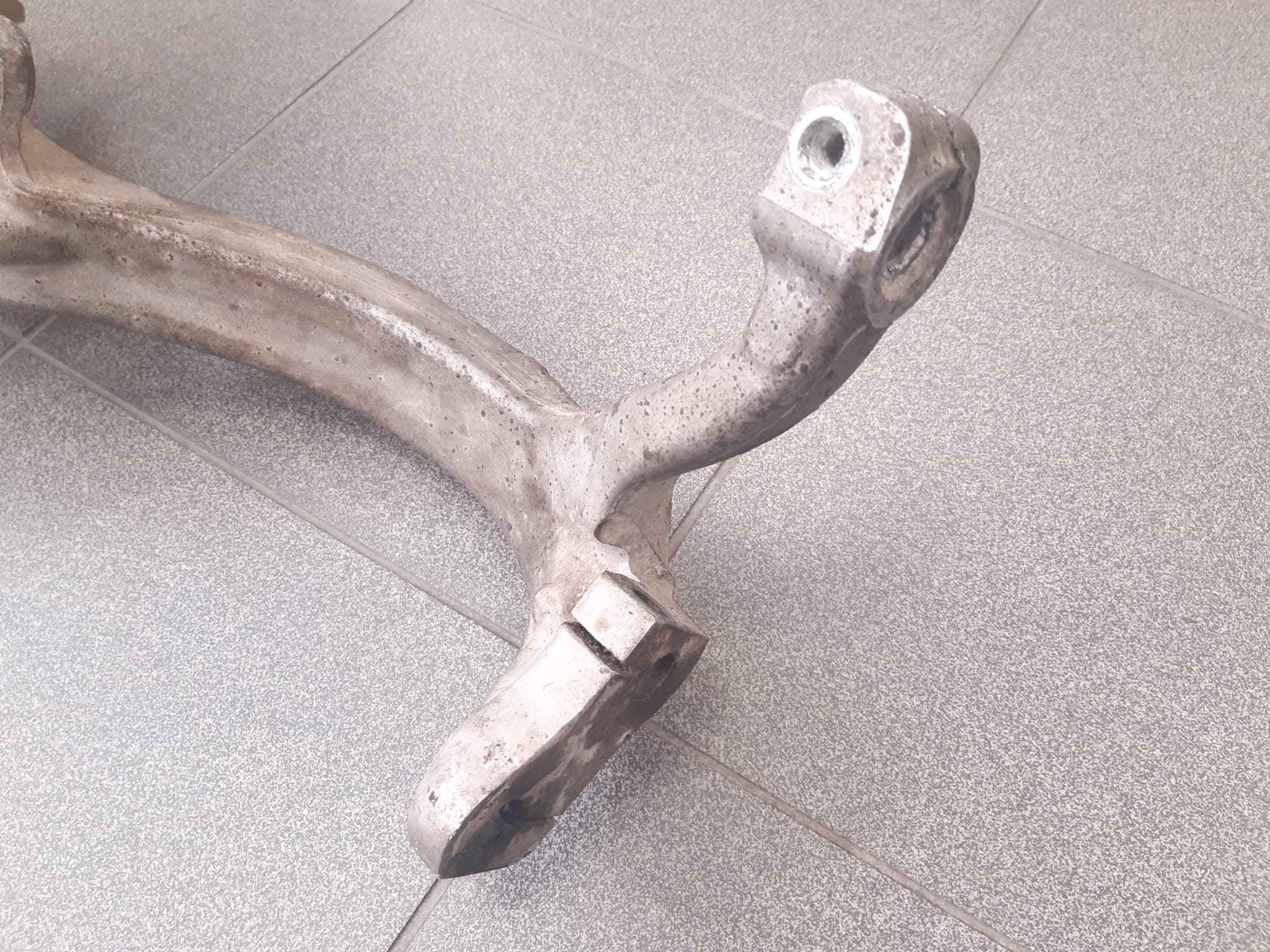 Predný pravý kĺb riadenia AUDI A6 2008 - foto 4