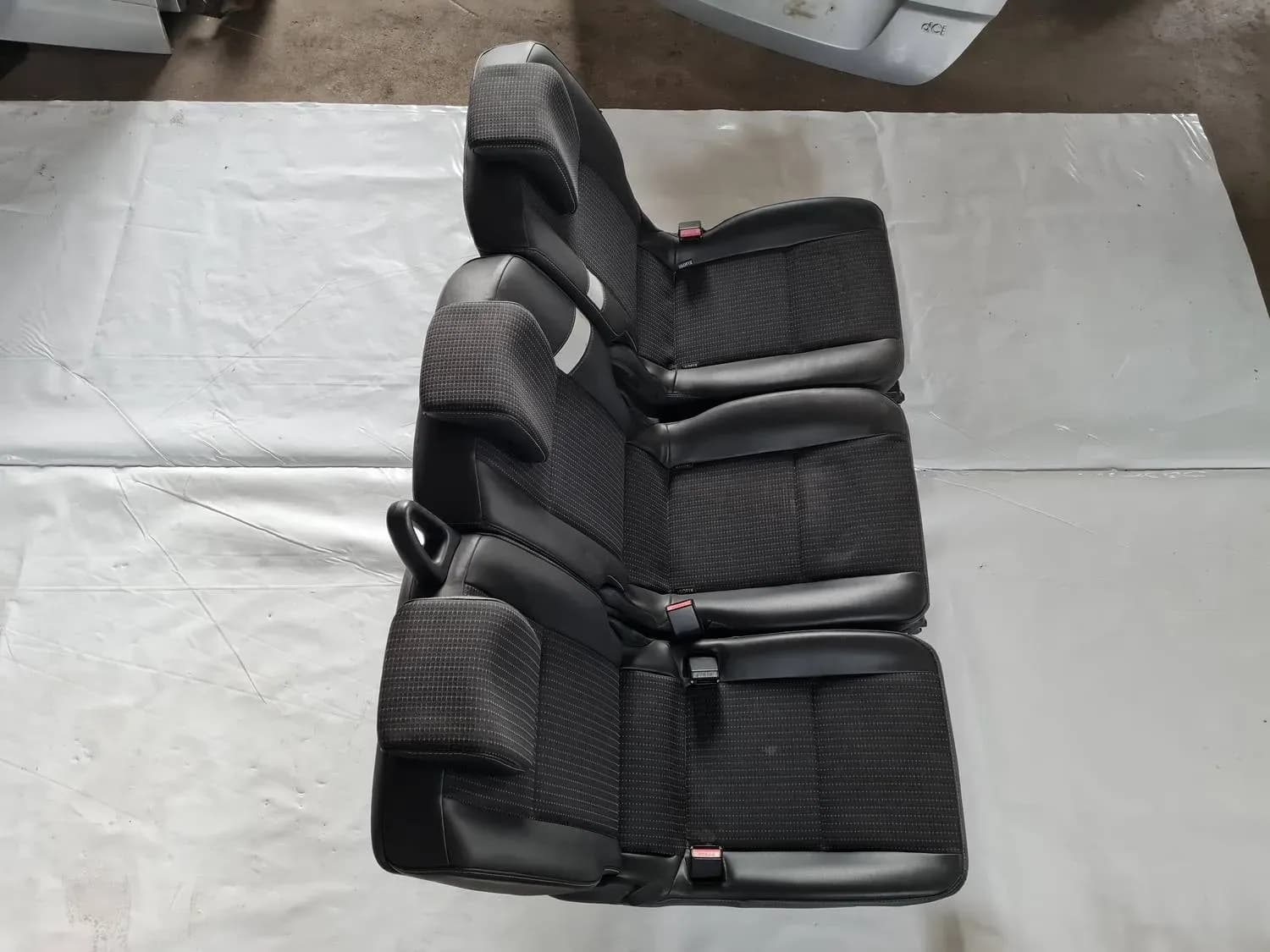 Zadné sedadlo RENAULT SCENIC III 2011 - foto 1