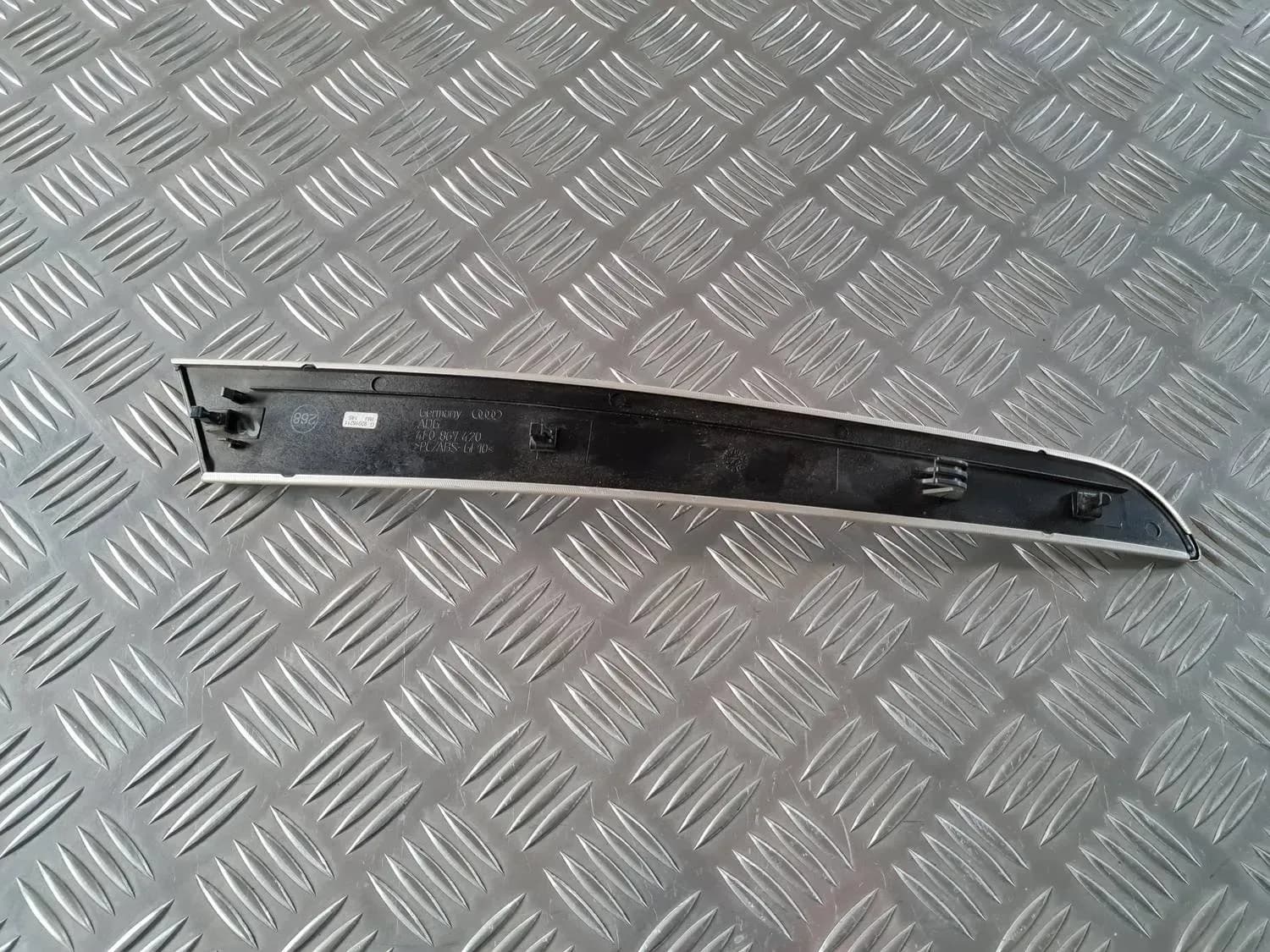 Obloženie dverí AUDI A6 2008 - foto 4