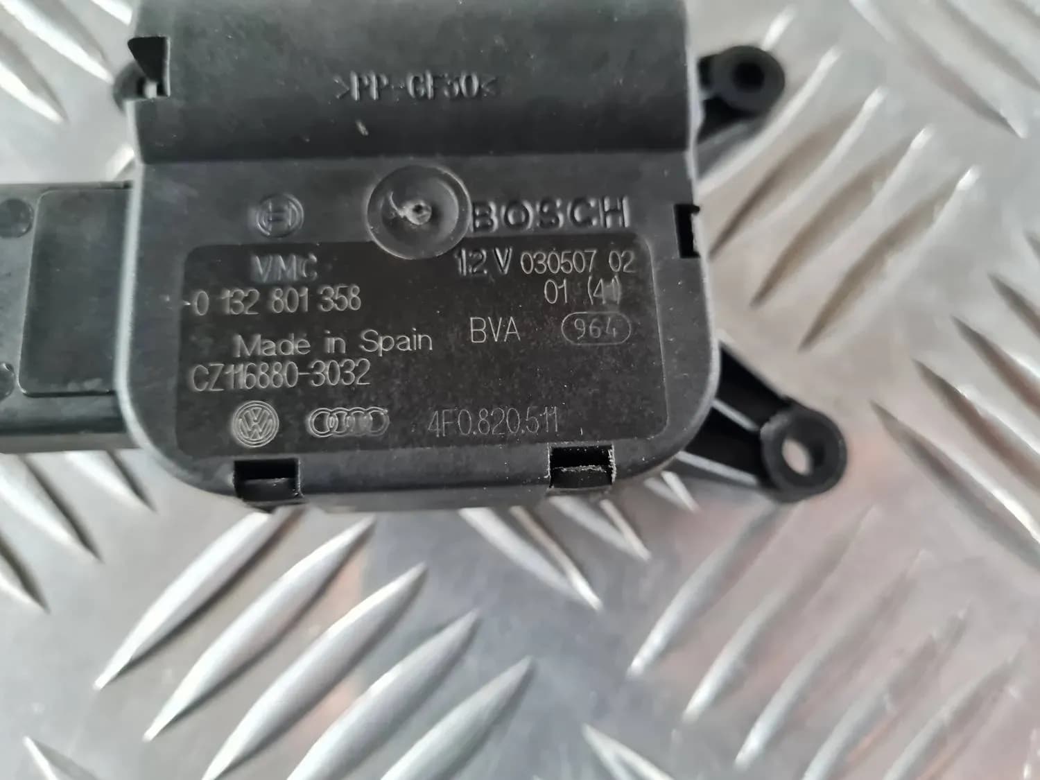 Ovládač vykurovacieho systému AUDI A6 2008 - foto 2