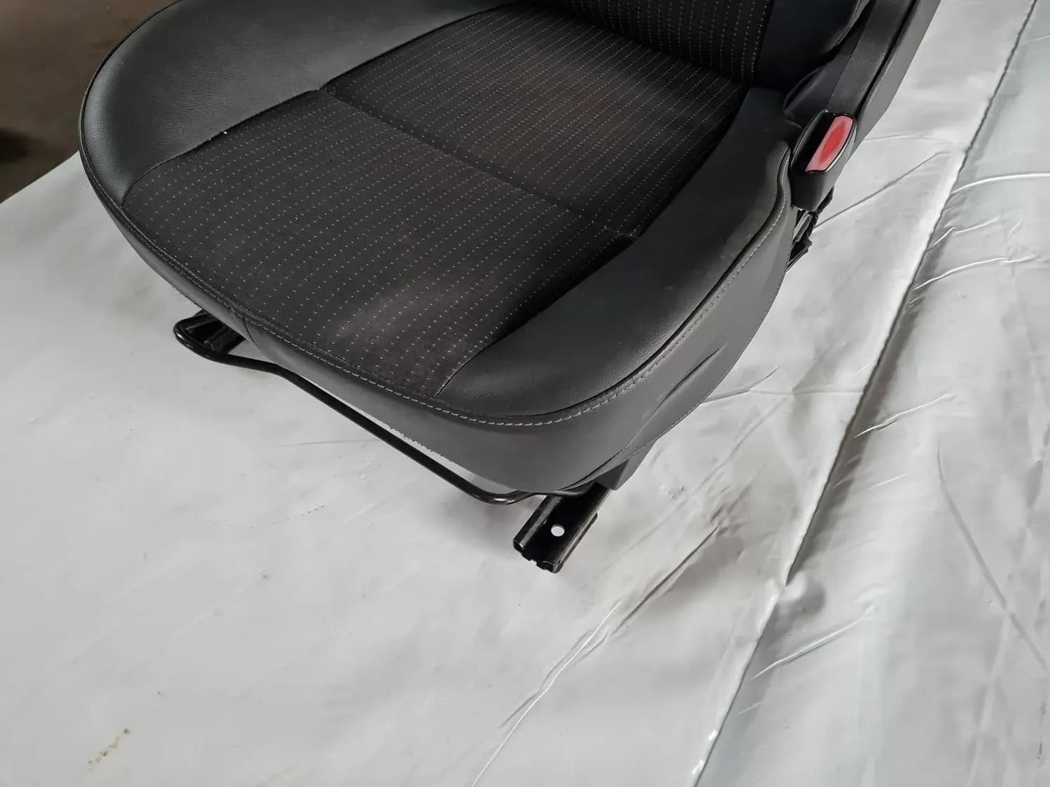 Predné pravé sedadlo RENAULT SCENIC III 2011 - foto 4
