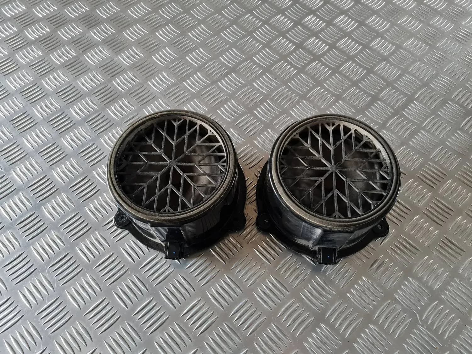 Spodný reproduktor dverí AUDI A6 2008 - foto 1