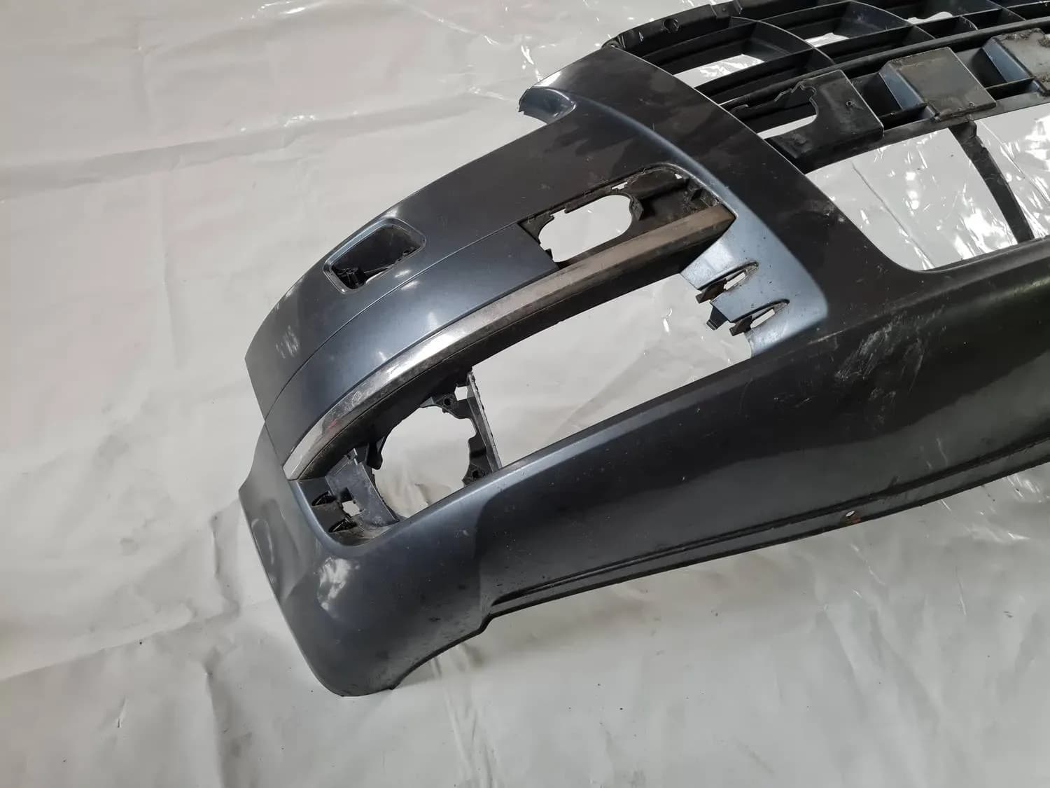 Predný nárazník AUDI A6 2008 - foto 4