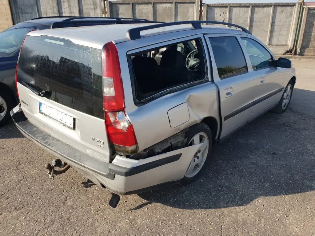 Fotka rozobratého vozidla 4