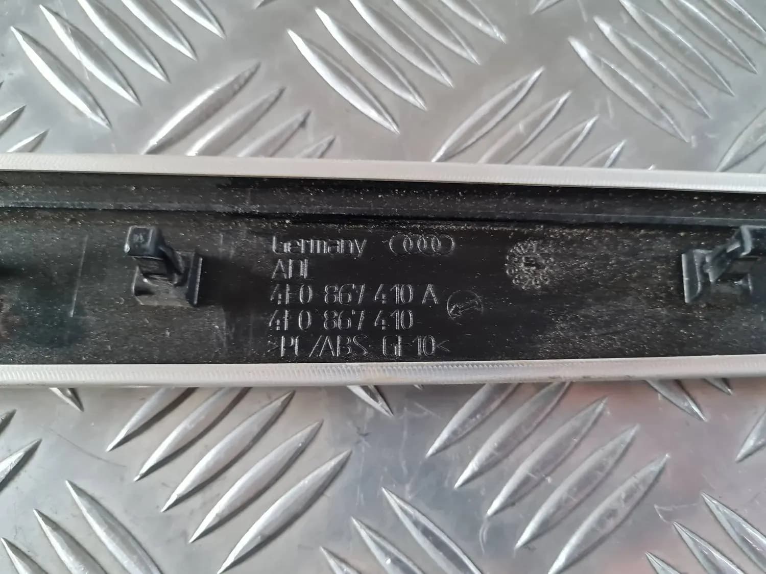 Obloženie dverí AUDI A6 2008 - foto 2