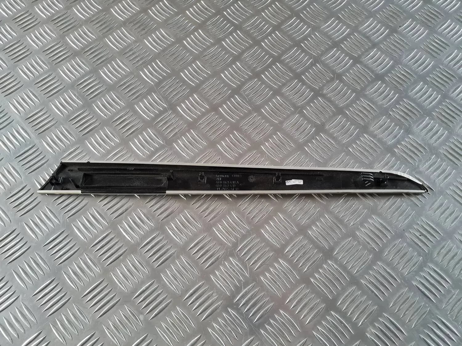 Obloženie dverí AUDI A6 2008 - foto 4