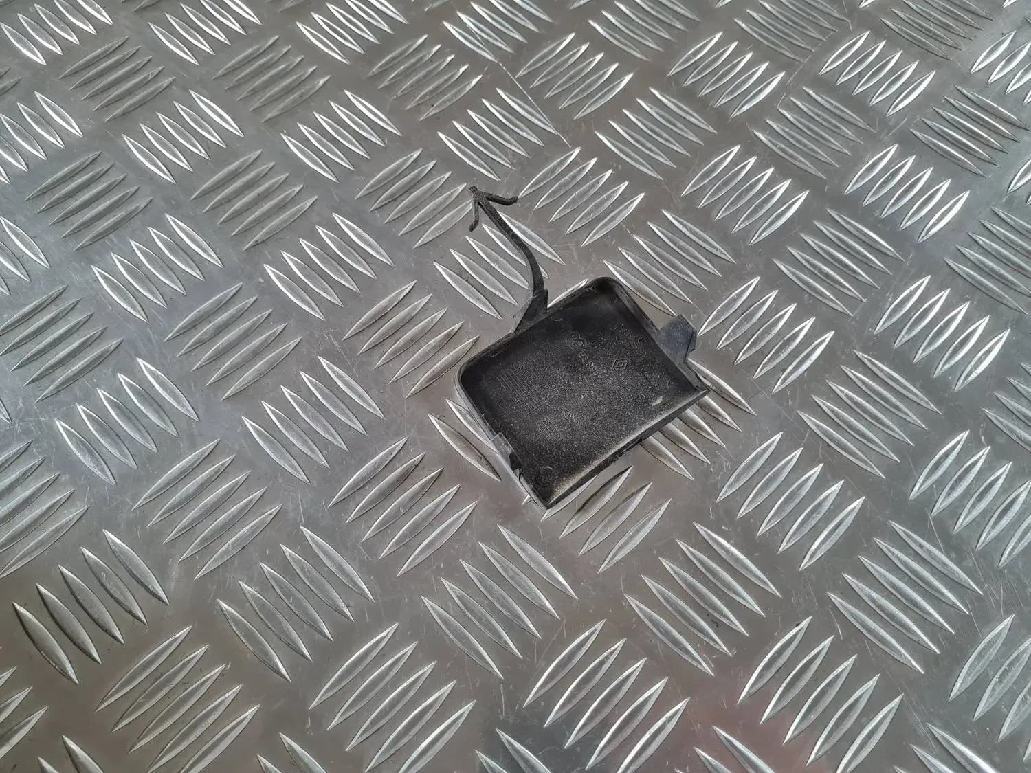 Kryt ťažného háku predného nárazníka RENAULT SCENIC III 2011 - foto 1