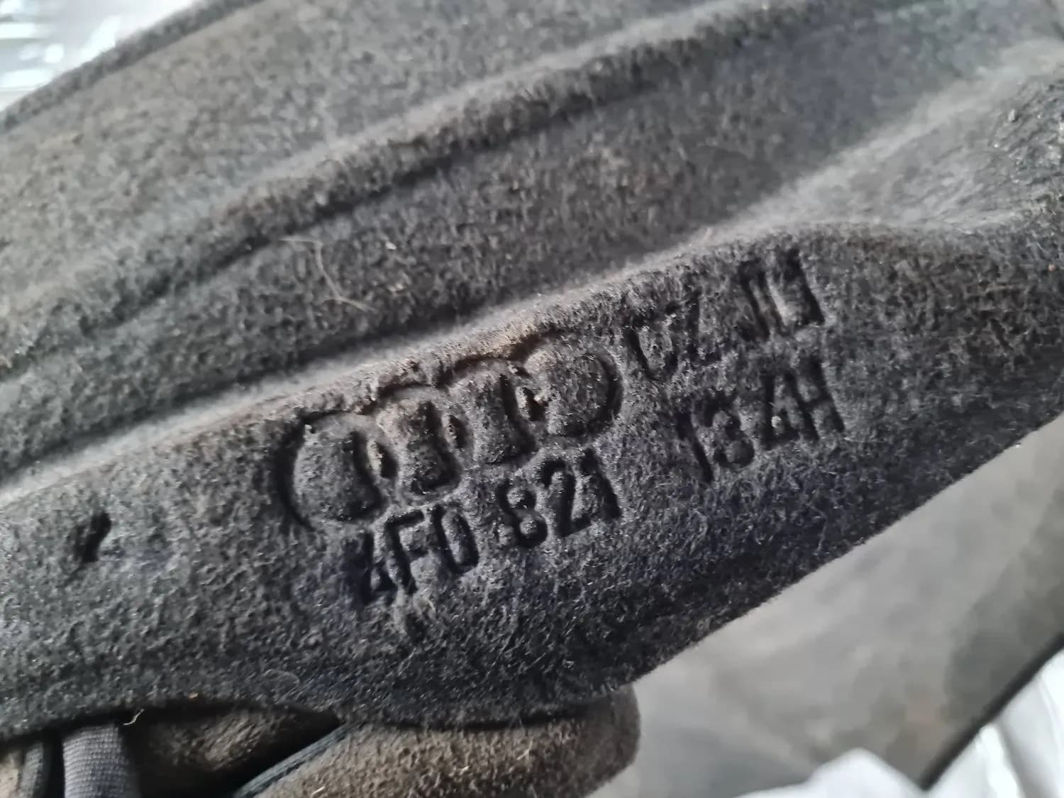 Predný ľavý vnútorný blatník AUDI A6 2008 - foto 2