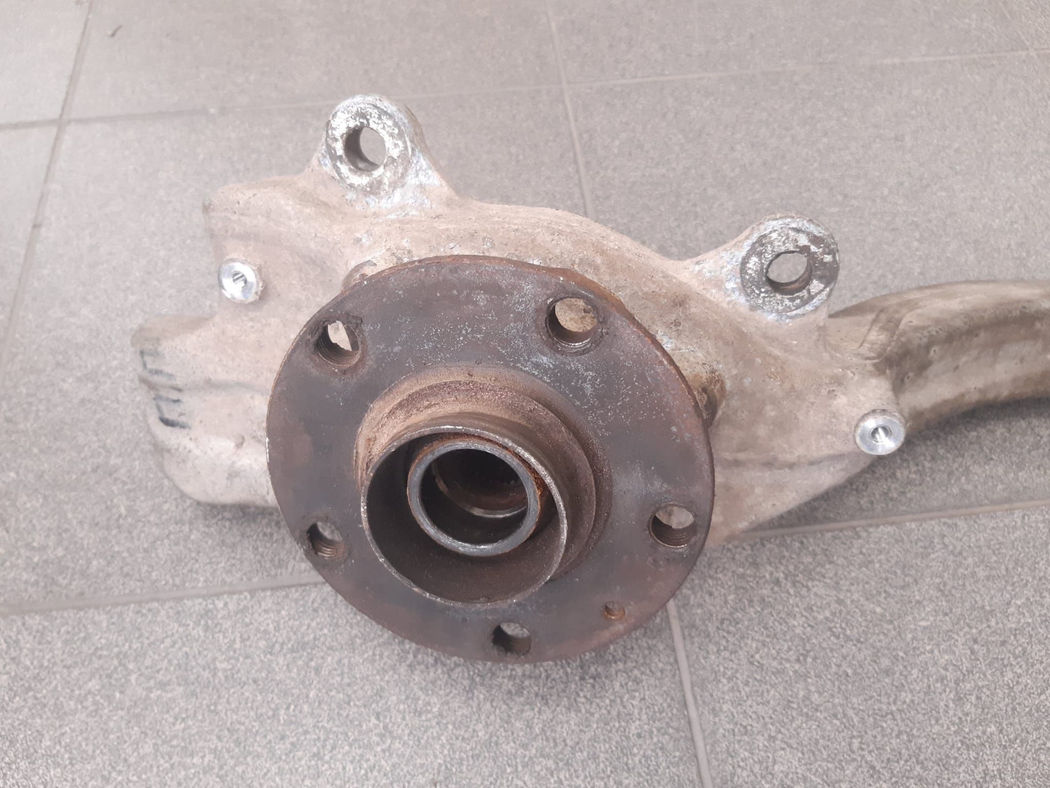 Predný pravý kĺb riadenia AUDI A6 2008 - foto 3