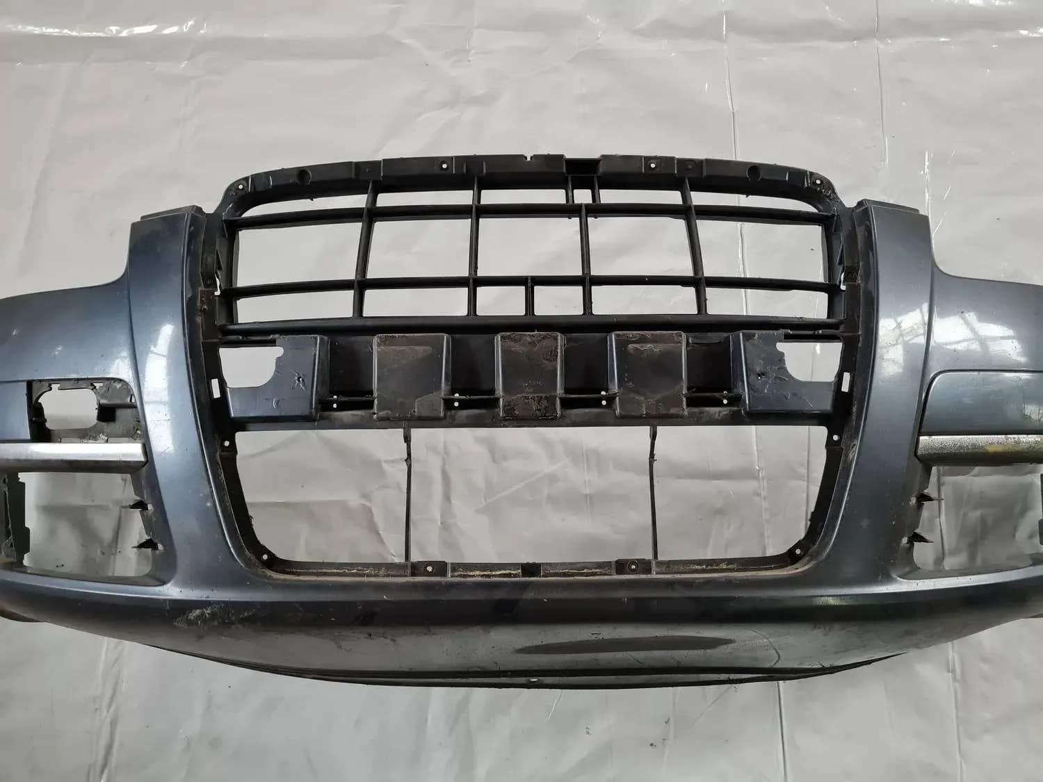 Predný nárazník AUDI A6 2008 - foto 3