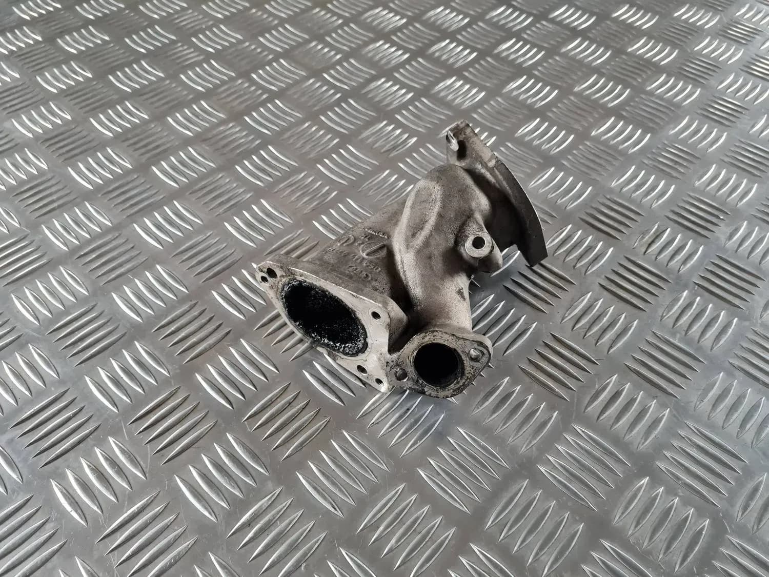 Rúrka sacieho potrubia AUDI A6 2008