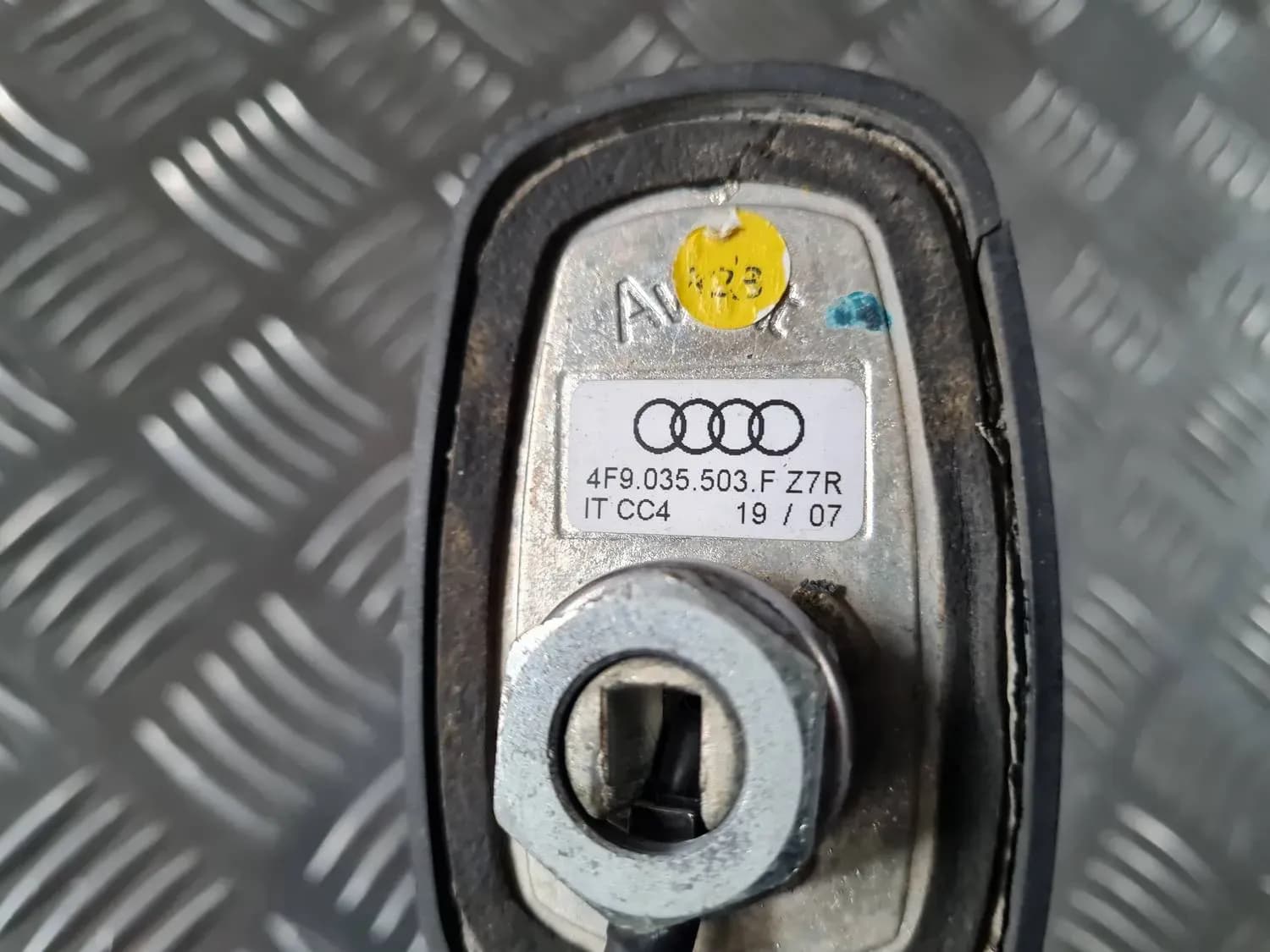 Strešná anténa AUDI A6 2008 - foto 2