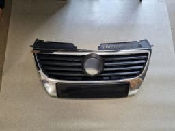 Veľká horná mriežka nárazníka VW PASSAT 2007 UNIVERSAL SILVER