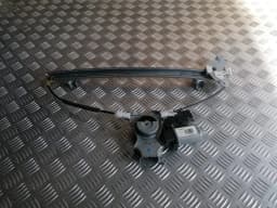 Zdvihák okien predný pravý NISSAN PATHFINDER 2006